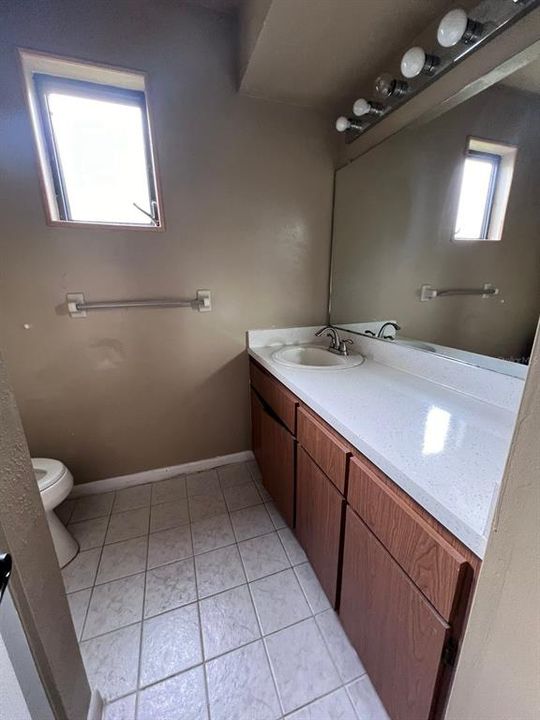 For Rent: $1,700 (2 beds, 2 baths, 935 Square Feet)