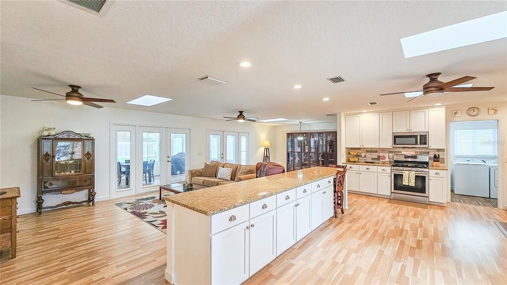 Kitchen/Livingroom