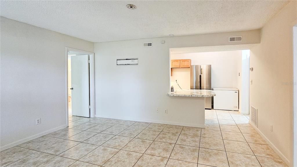 For Sale: $155,000 (2 beds, 2 baths, 833 Square Feet)