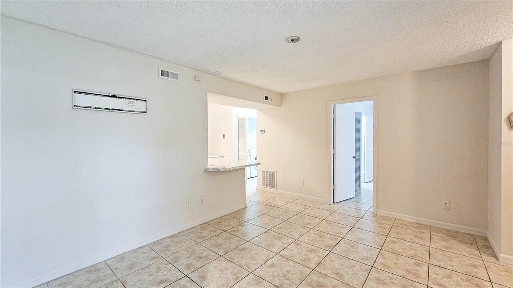 For Sale: $155,000 (2 beds, 2 baths, 833 Square Feet)