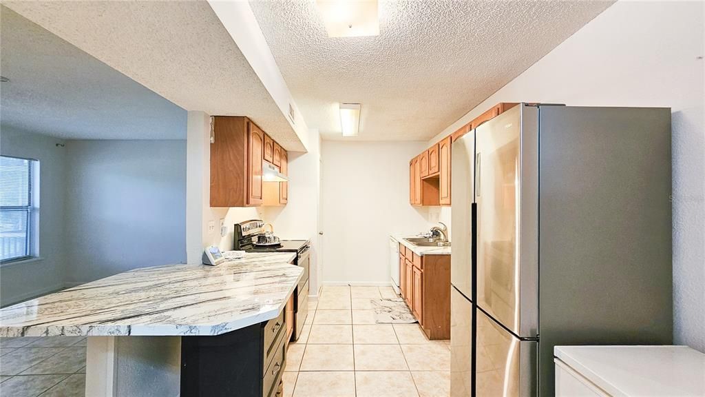 For Sale: $155,000 (2 beds, 2 baths, 833 Square Feet)