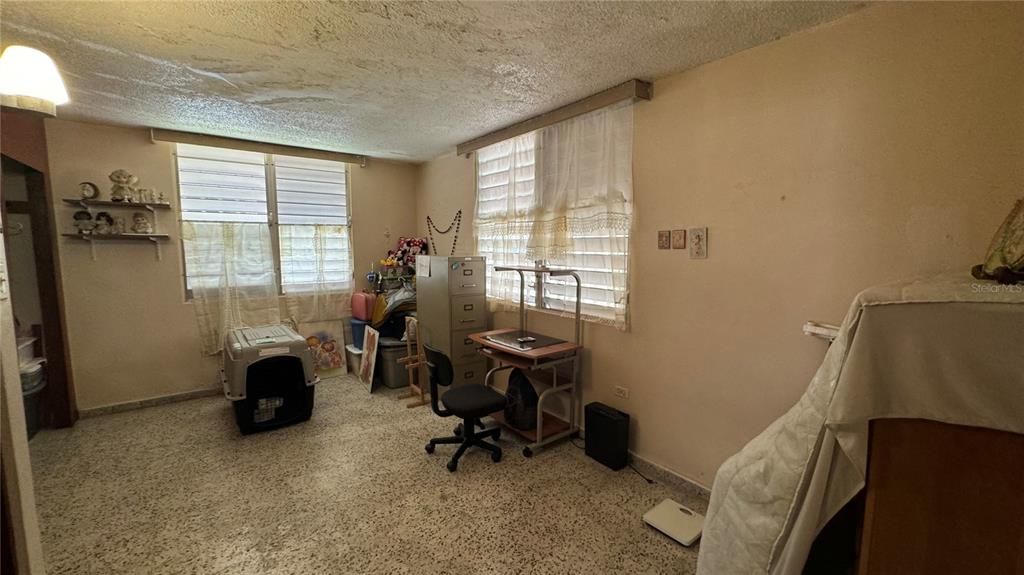 En Venta: $160,000 (4 camas, 2 baños, 377 Pies cuadrados)