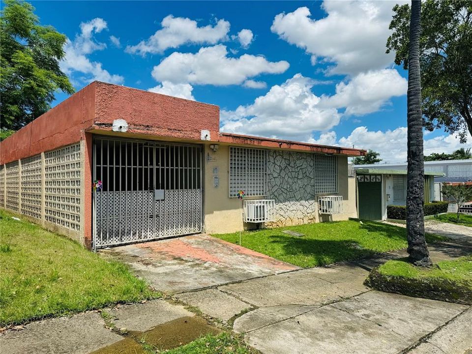 En Venta: $160,000 (4 camas, 2 baños, 377 Pies cuadrados)