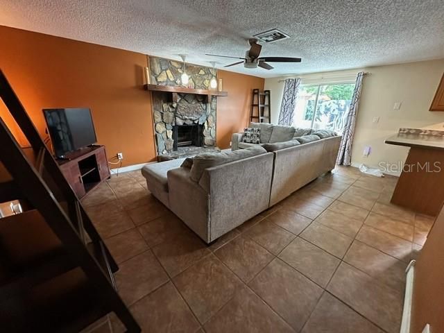 For Sale: $308,500 (3 beds, 2 baths, 1500 Square Feet)