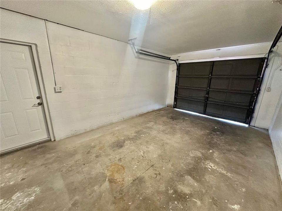 For Rent: $2,300 (2 beds, 2 baths, 1418 Square Feet)