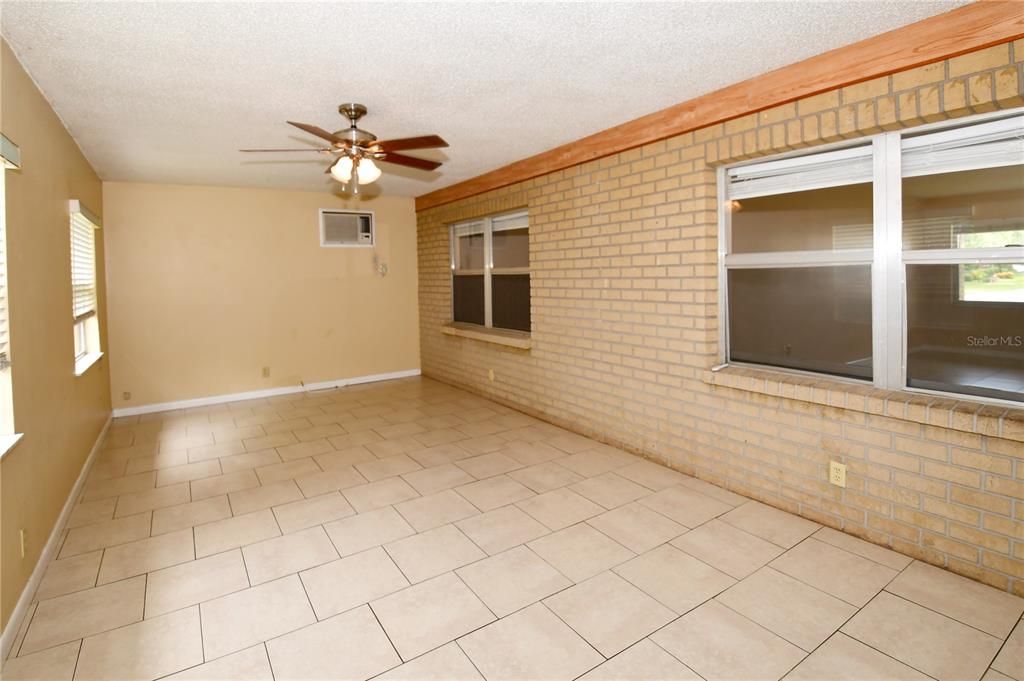 Active With Contract: $2,450 (3 beds, 2 baths, 1627 Square Feet)