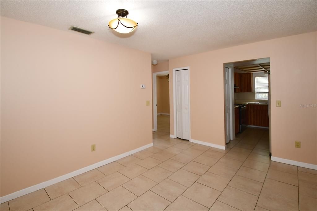 Active With Contract: $2,450 (3 beds, 2 baths, 1627 Square Feet)