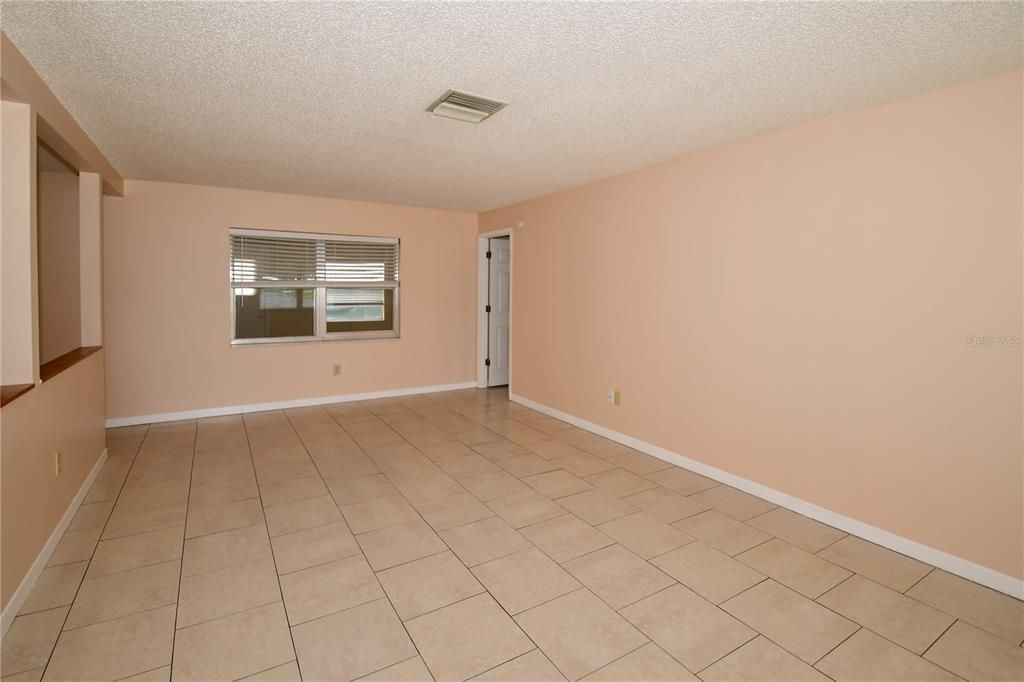 Active With Contract: $2,450 (3 beds, 2 baths, 1627 Square Feet)