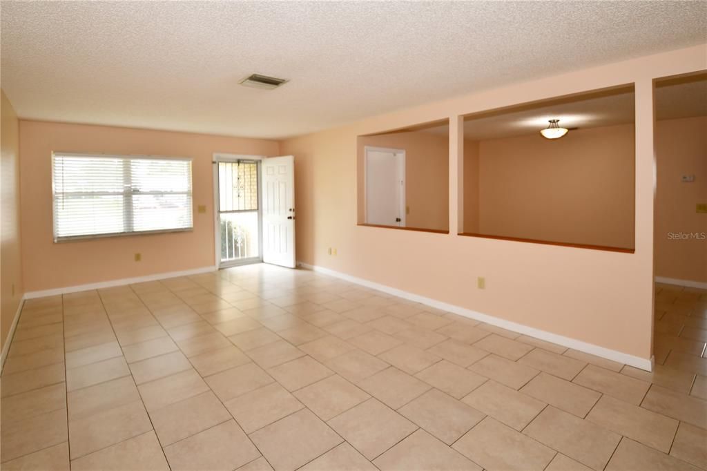 Active With Contract: $2,450 (3 beds, 2 baths, 1627 Square Feet)