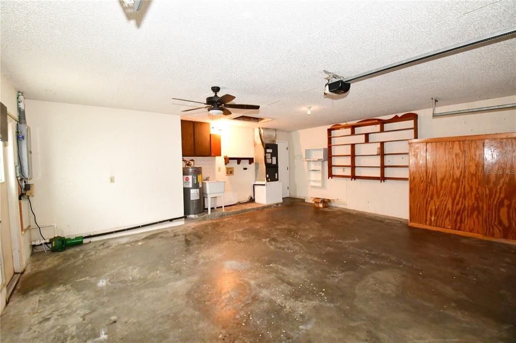 Active With Contract: $2,450 (3 beds, 2 baths, 1627 Square Feet)