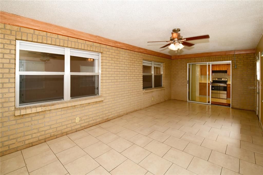 Active With Contract: $2,450 (3 beds, 2 baths, 1627 Square Feet)