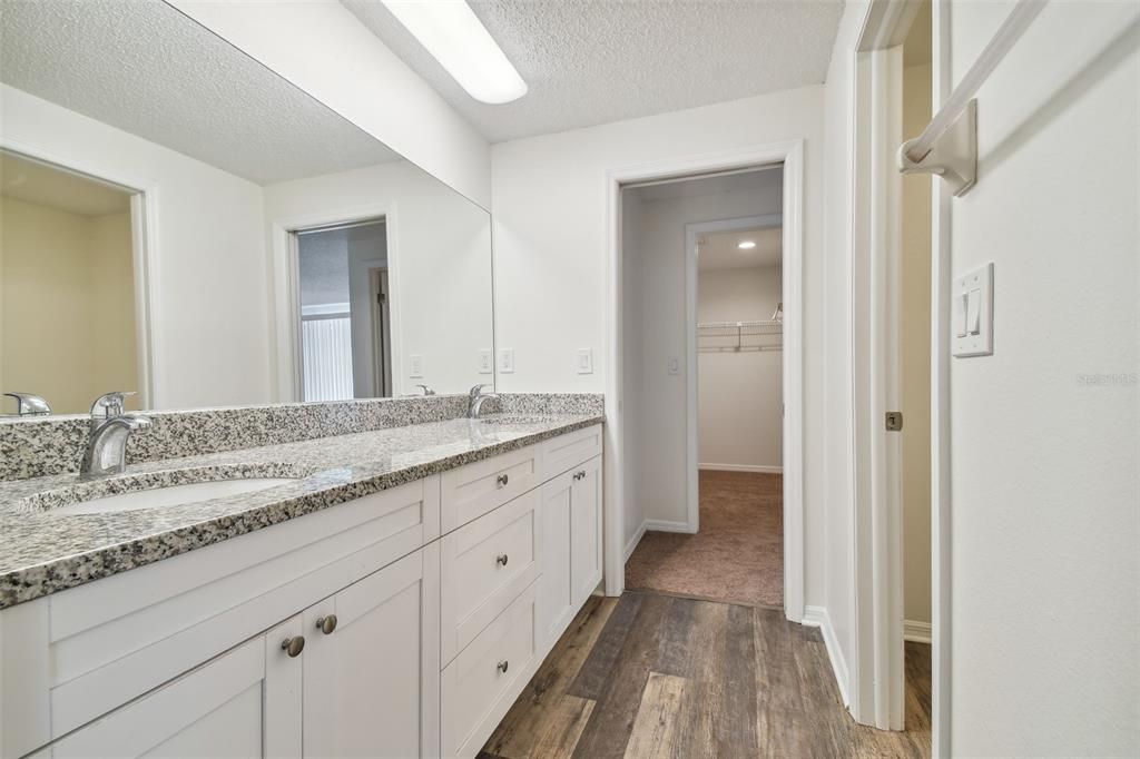 For Sale: $315,000 (2 beds, 1 baths, 1522 Square Feet)