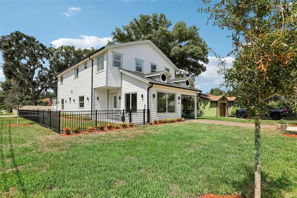 Situated on spacious corner lot blocks from Lake Highland Preparatory School, Mills 50 and N. Orange Ave. This home offers unmatched convenience in prime location.