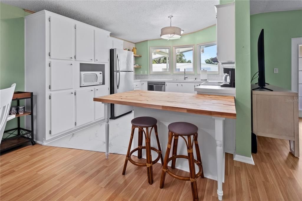 For Sale: $269,900 (2 beds, 2 baths, 1344 Square Feet)