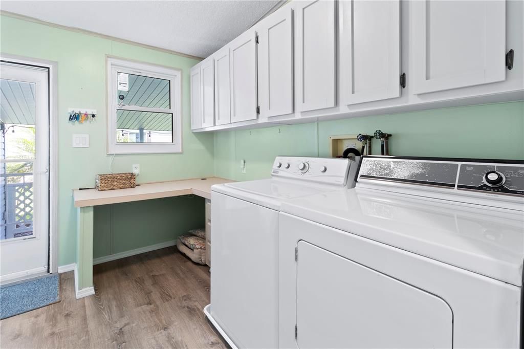 For Sale: $269,900 (2 beds, 2 baths, 1344 Square Feet)