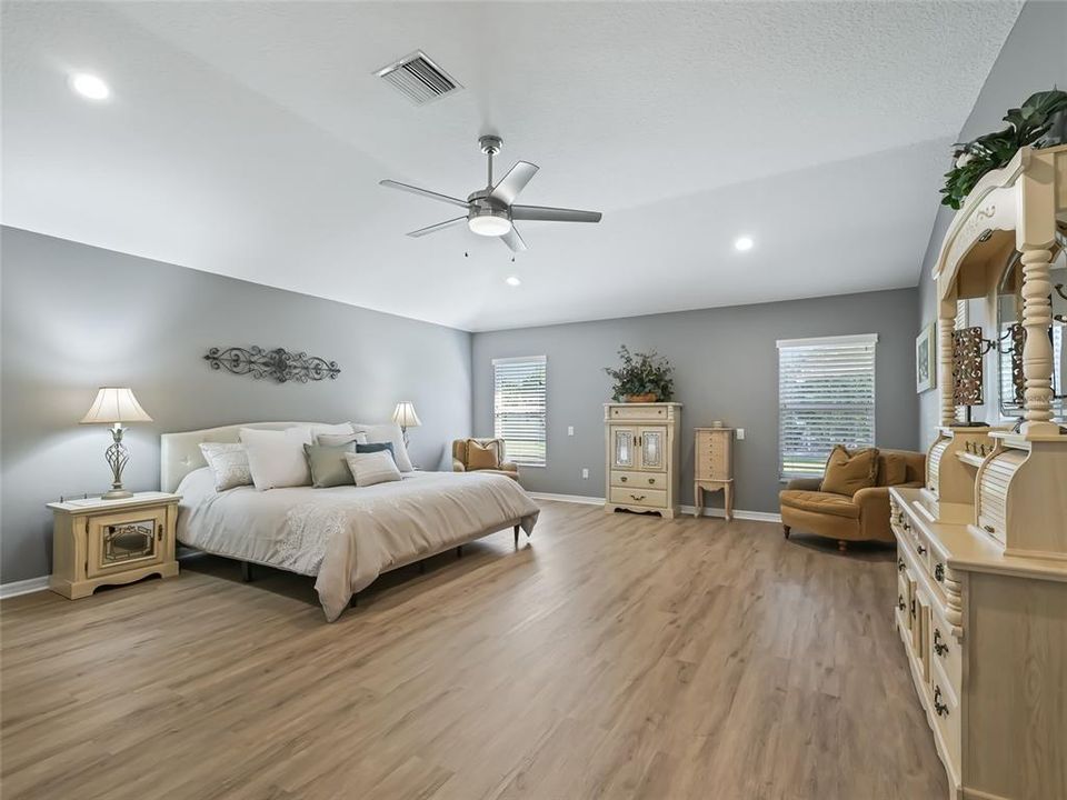 For Sale: $489,900 (3 beds, 2 baths, 2238 Square Feet)