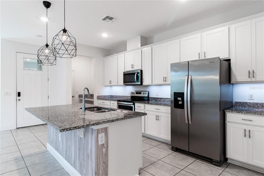 Active With Contract: $2,800 (3 beds, 2 baths, 1655 Square Feet)