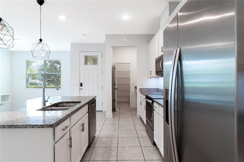 Active With Contract: $2,800 (3 beds, 2 baths, 1655 Square Feet)