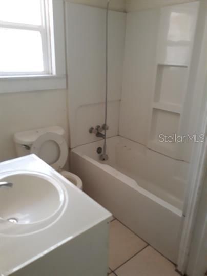 For Rent: $1,495 (3 beds, 1 baths, 1210 Square Feet)