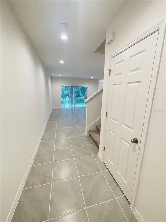 For Rent: $2,099 (4 beds, 2 baths, 2144 Square Feet)