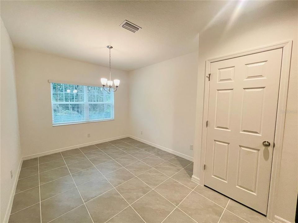 For Rent: $2,099 (4 beds, 2 baths, 2144 Square Feet)