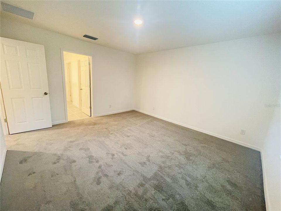 For Rent: $2,099 (4 beds, 2 baths, 2144 Square Feet)