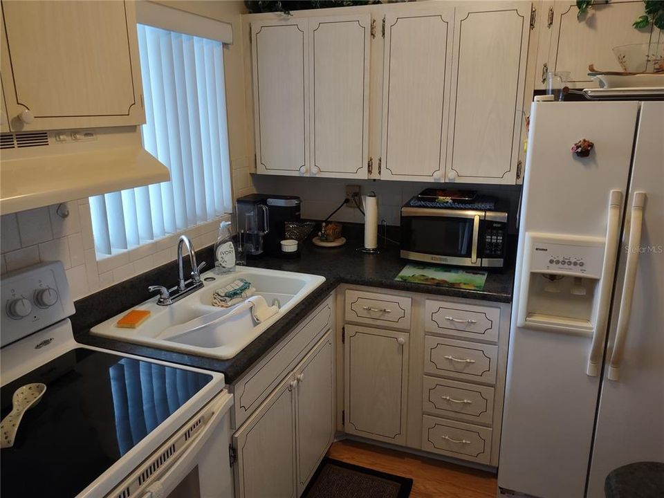 For Rent: $1,050 (1 beds, 1 baths, 576 Square Feet)