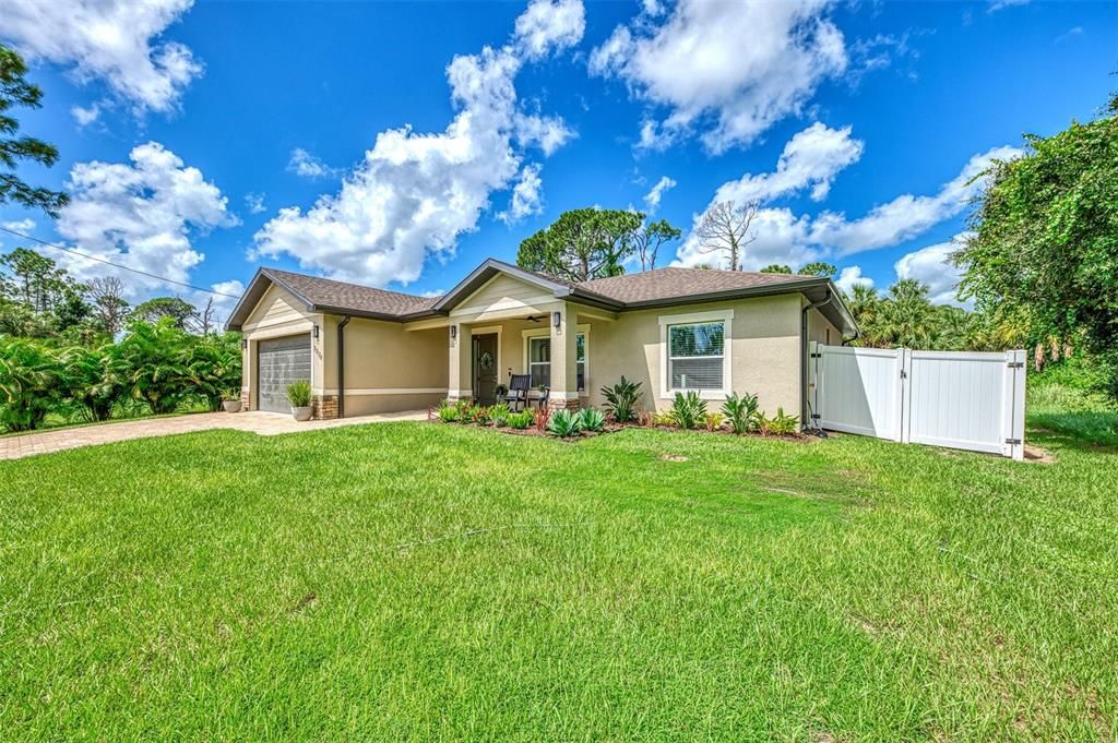 For Sale: $459,000 (3 beds, 2 baths, 1669 Square Feet)