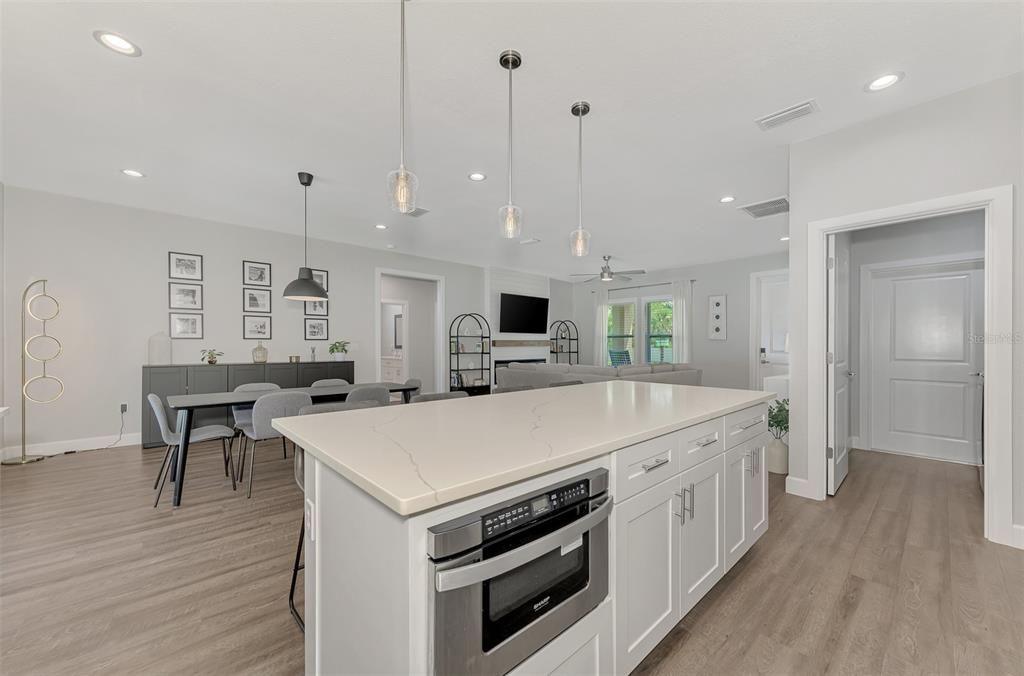 For Sale: $459,000 (3 beds, 2 baths, 1669 Square Feet)