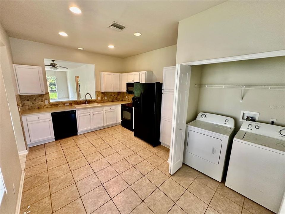 For Rent: $2,300 (3 beds, 2 baths, 1450 Square Feet)