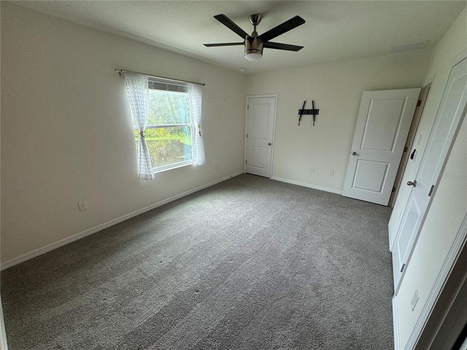 For Rent: $2,450 (3 beds, 2 baths, 1673 Square Feet)