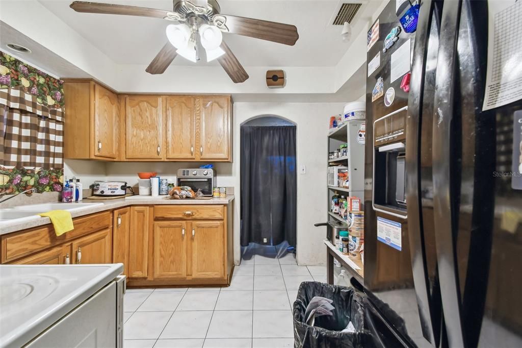 Active With Contract: $295,995 (3 beds, 2 baths, 1337 Square Feet)