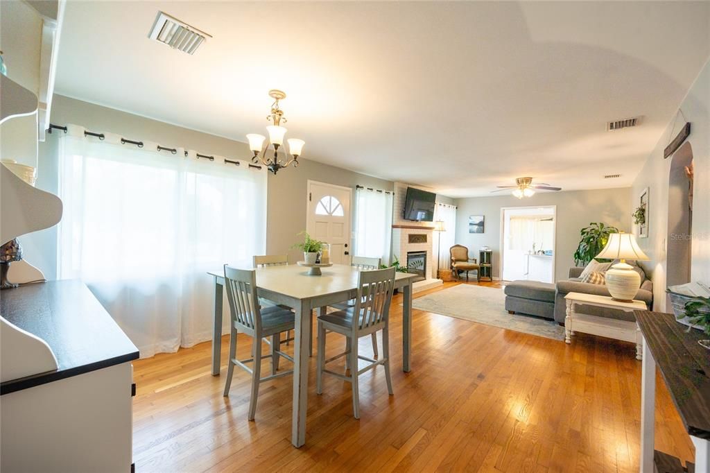 Active With Contract: $429,000 (3 beds, 2 baths, 1638 Square Feet)