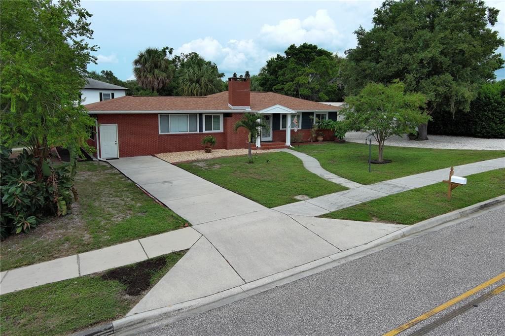 Active With Contract: $429,000 (3 beds, 2 baths, 1638 Square Feet)