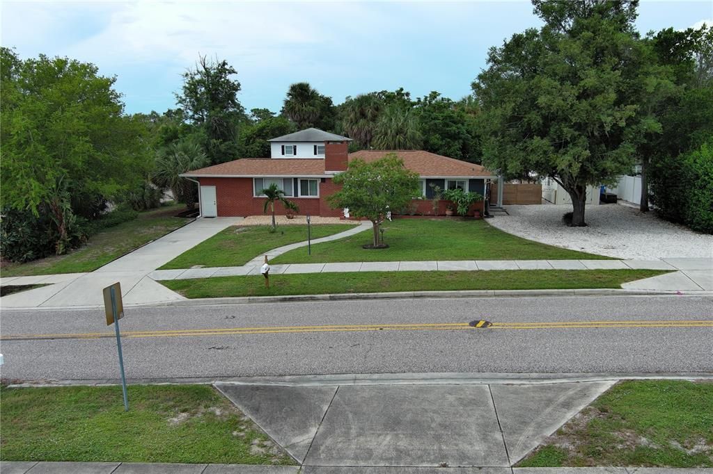 For Sale: $429,000 (3 beds, 2 baths, 1638 Square Feet)