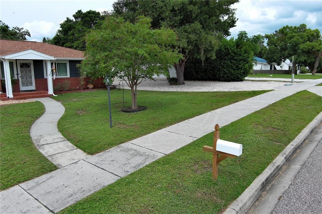 Active With Contract: $429,000 (3 beds, 2 baths, 1638 Square Feet)