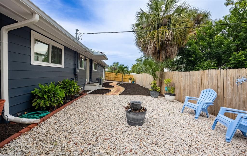 Active With Contract: $429,000 (3 beds, 2 baths, 1638 Square Feet)