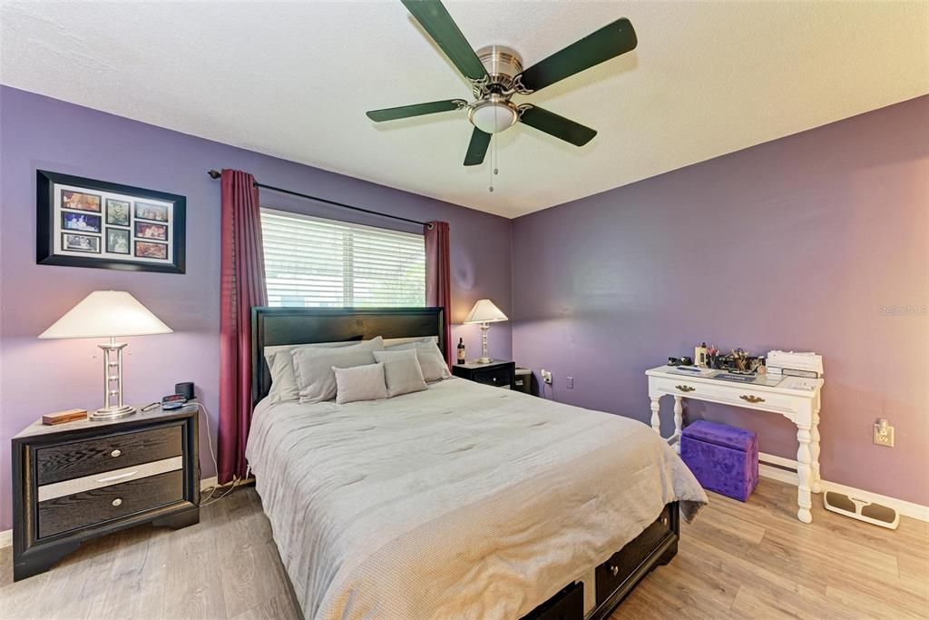 For Sale: $185,000 (2 beds, 2 baths, 842 Square Feet)