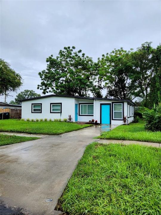 For Sale: $379,900 (4 beds, 2 baths, 1144 Square Feet)