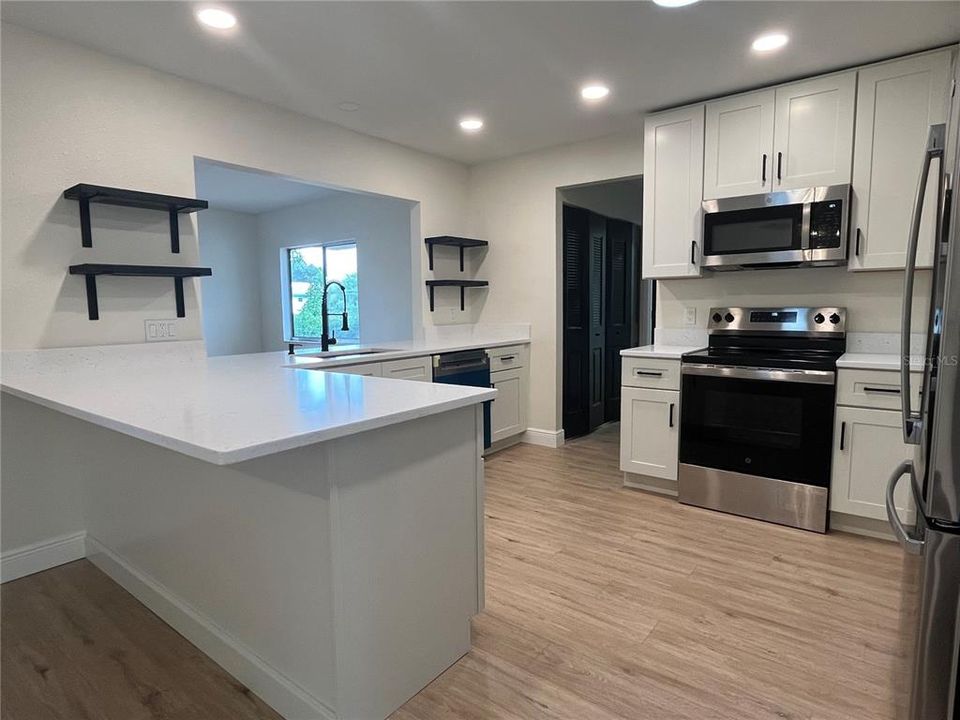 For Sale: $379,900 (3 beds, 2 baths, 1683 Square Feet)