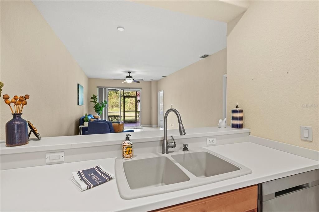 For Sale: $329,900 (2 beds, 2 baths, 1350 Square Feet)