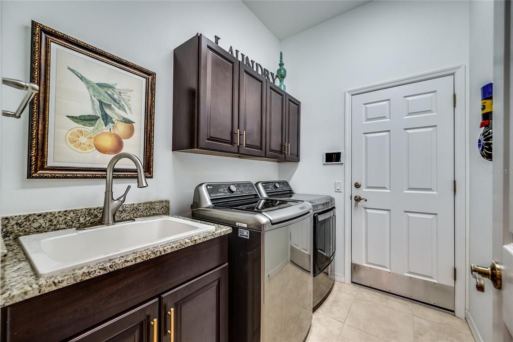 Active With Contract: $715,000 (4 beds, 3 baths, 2462 Square Feet)