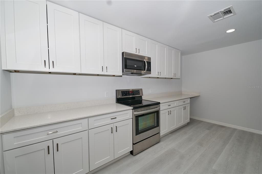 For Rent: $2,100 (3 beds, 2 baths, 1624 Square Feet)