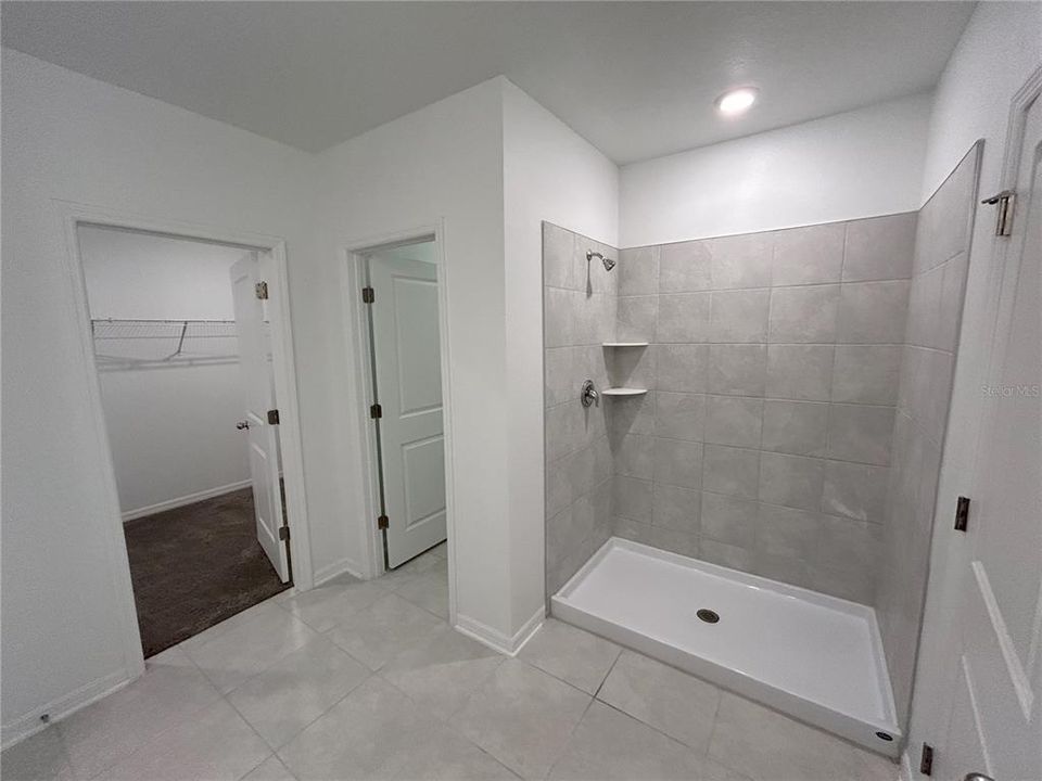 For Rent: $2,250 (4 beds, 2 baths, 1935 Square Feet)