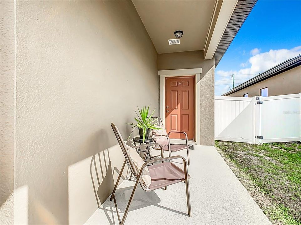 For Sale: $319,995 (3 beds, 2 baths, 1414 Square Feet)