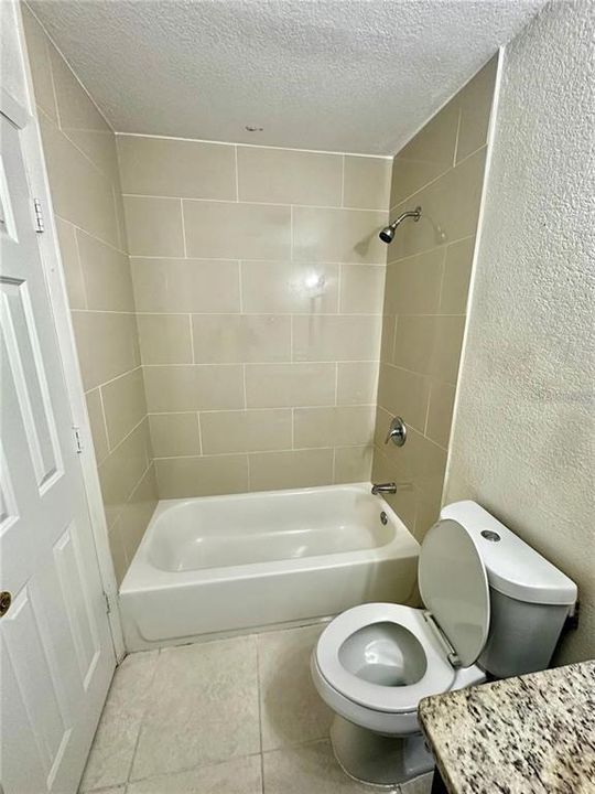 For Rent: $1,150 (1 beds, 1 baths, 235 Square Feet)