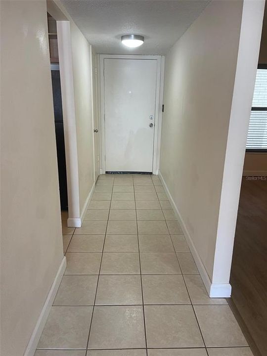 Activo con contrato: $269,000 (2 camas, 2 baños, 890 Pies cuadrados)