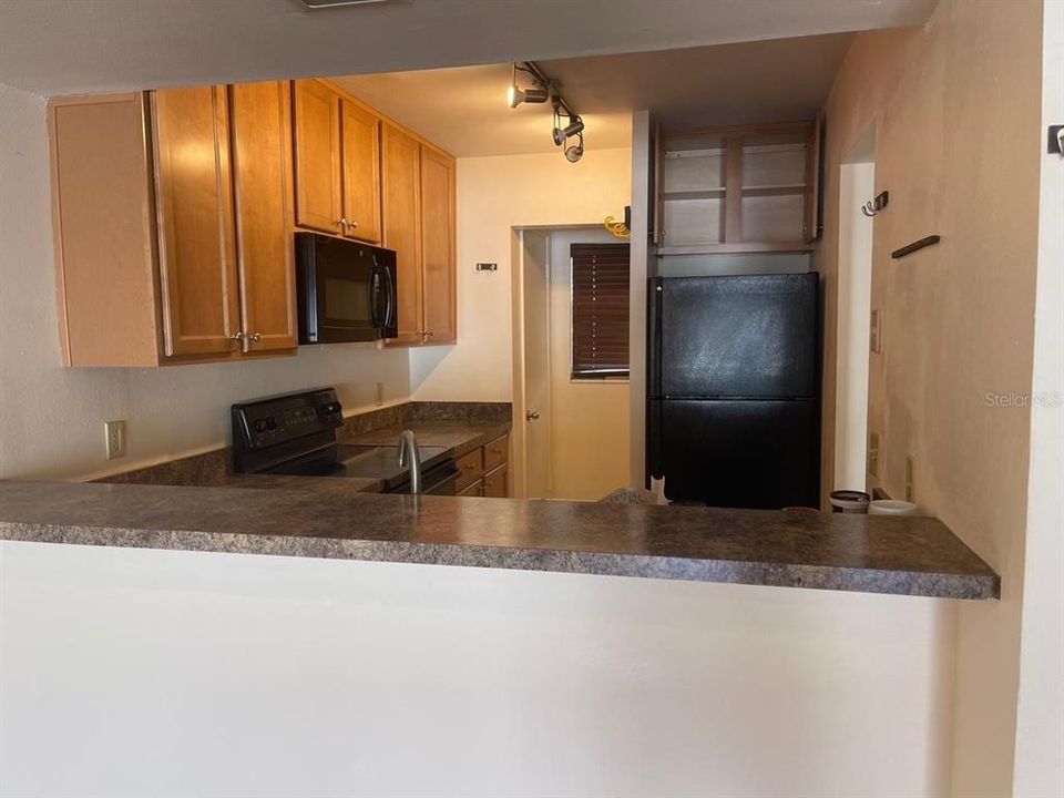 Active With Contract: $269,000 (2 beds, 2 baths, 890 Square Feet)