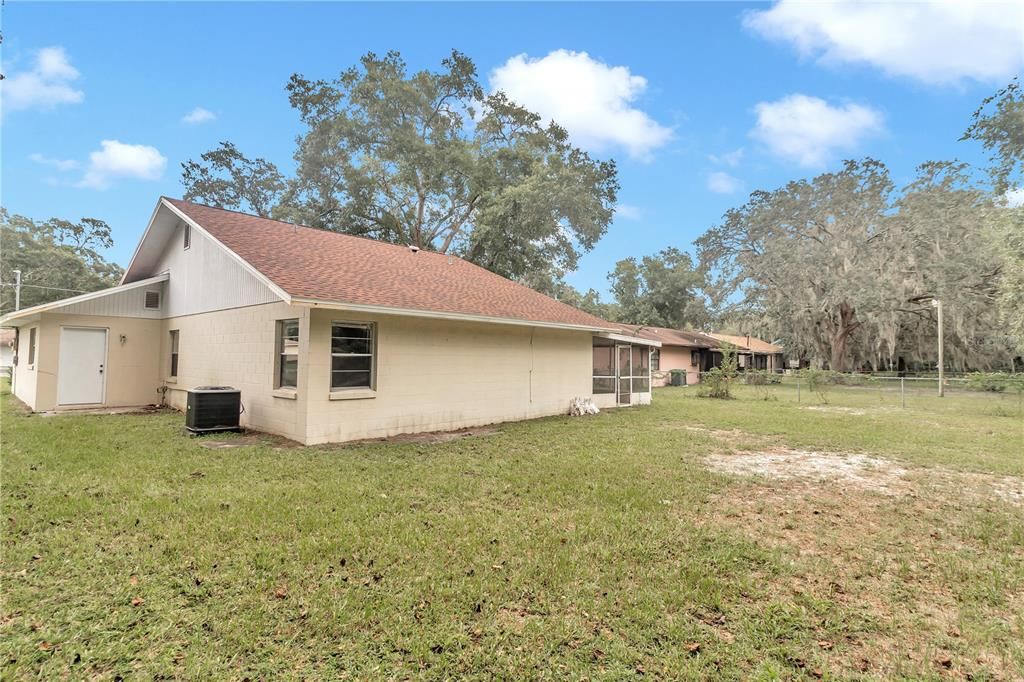 For Sale: $220,000 (3 beds, 2 baths, 1258 Square Feet)