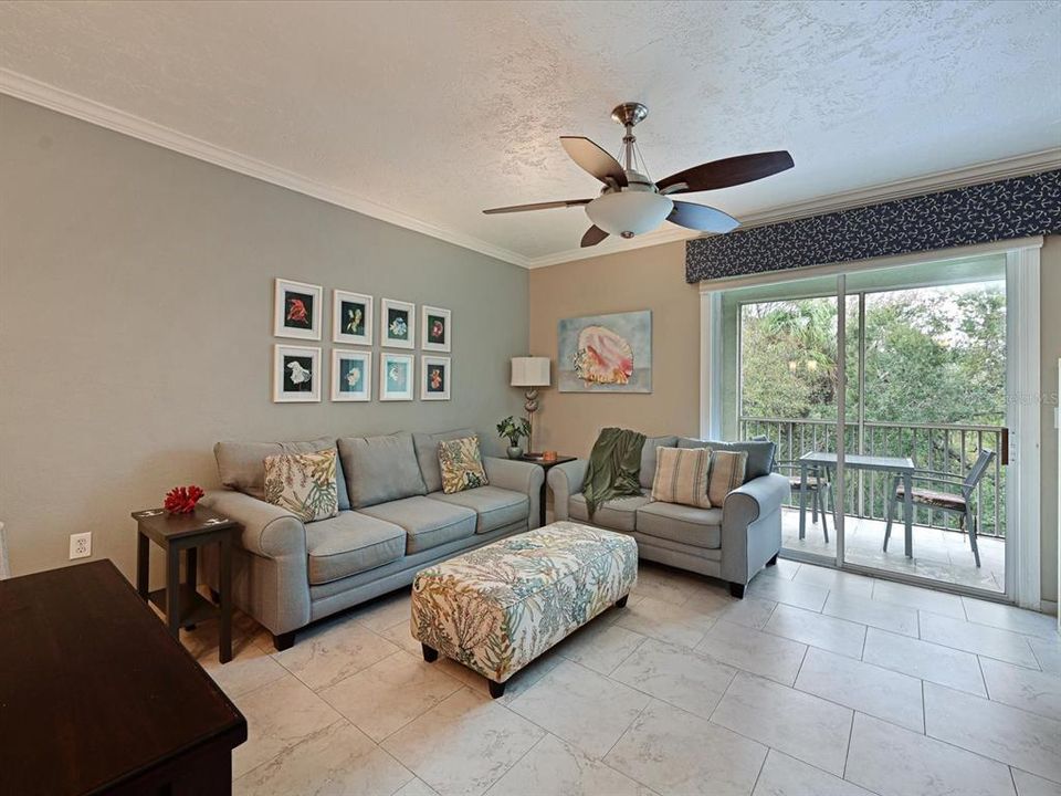 For Sale: $270,000 (2 beds, 2 baths, 1246 Square Feet)